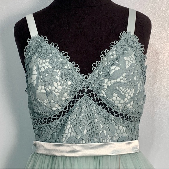 NWT ASOS Chi Chi London Tulle Midi Dress With Lace Detail - Picture 7 of 11